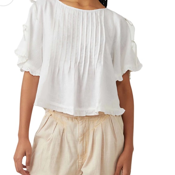 Free People Tops - FREE PEOPLE Lilia Pintuck NWT shirt sz XS